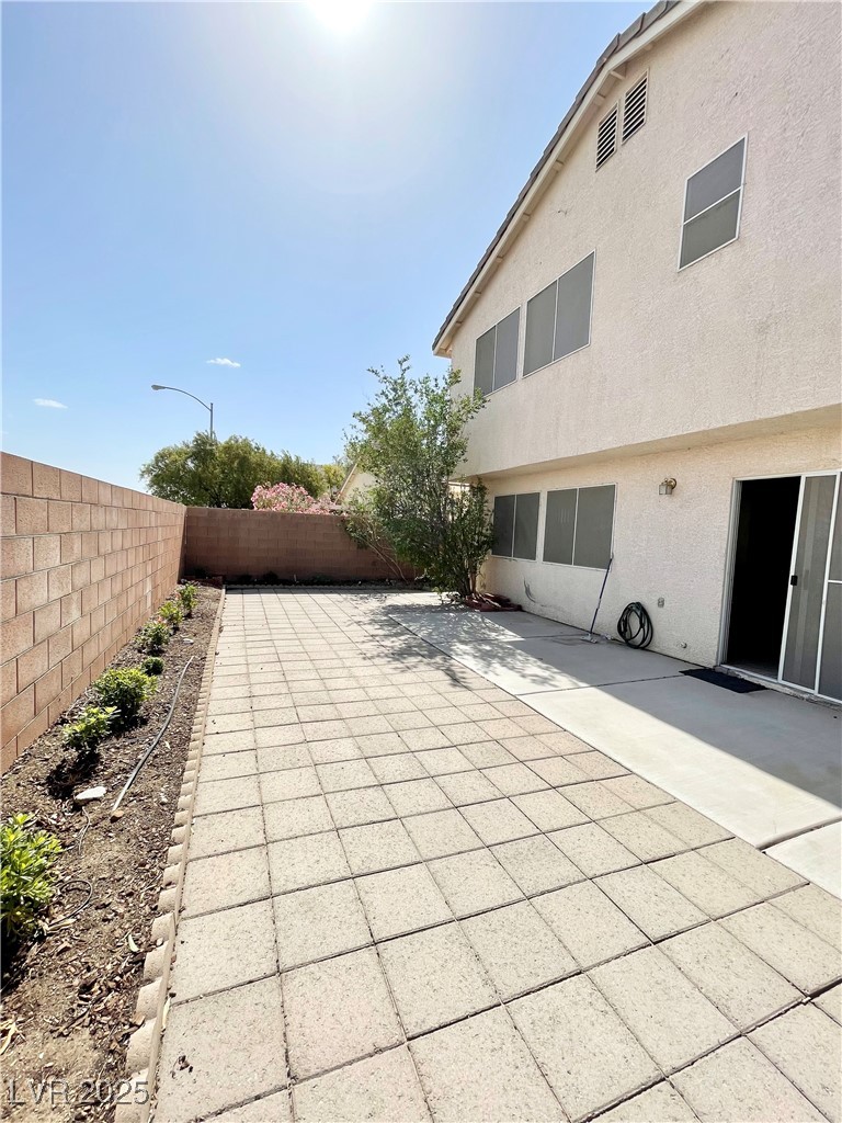 9572 Meridian Park Avenue