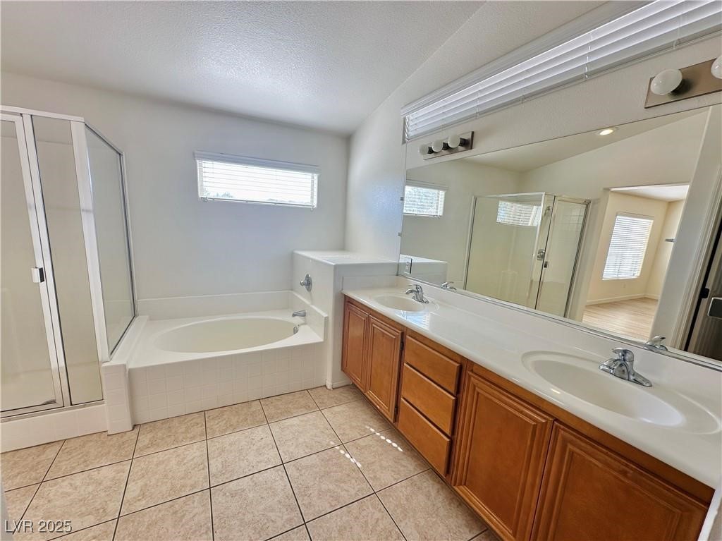 3939 Bella Contada Lane