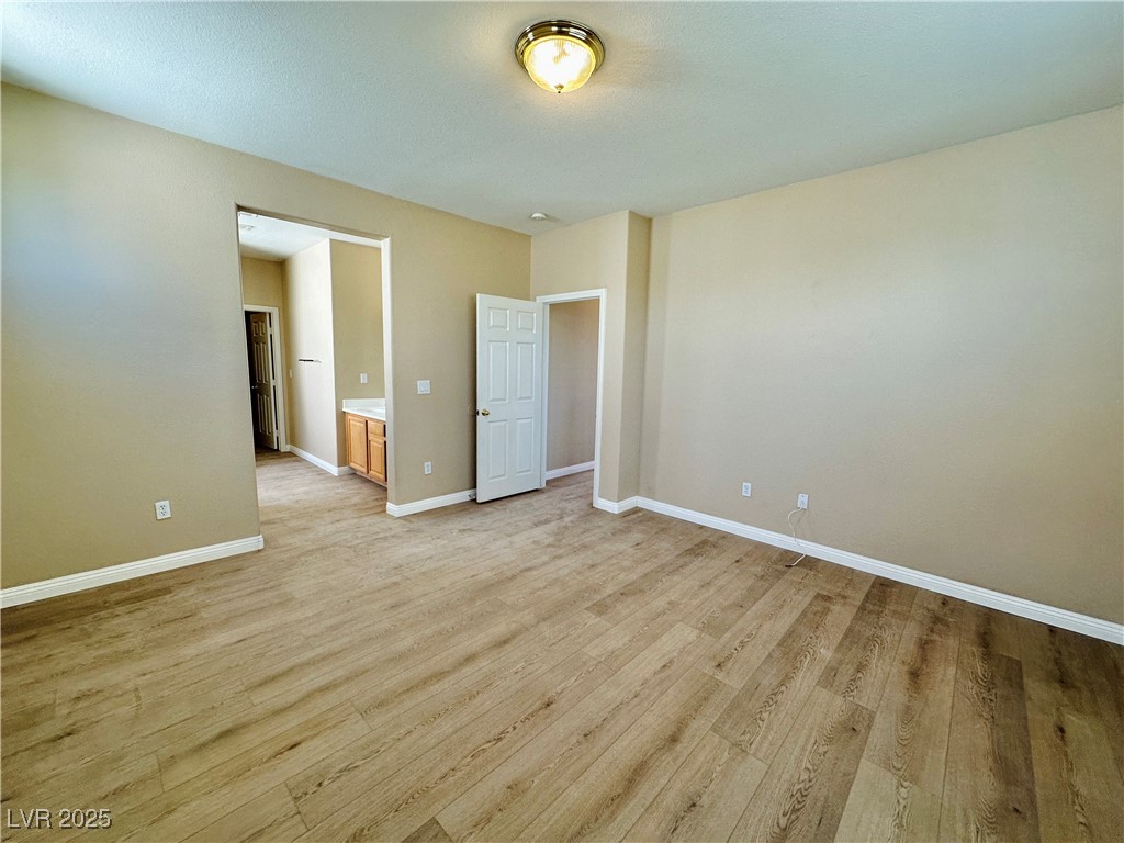 6196 Glimmering Light Avenue