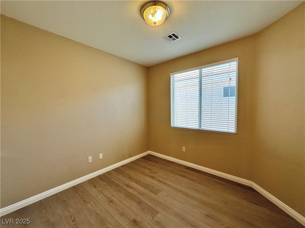 6196 Glimmering Light Avenue