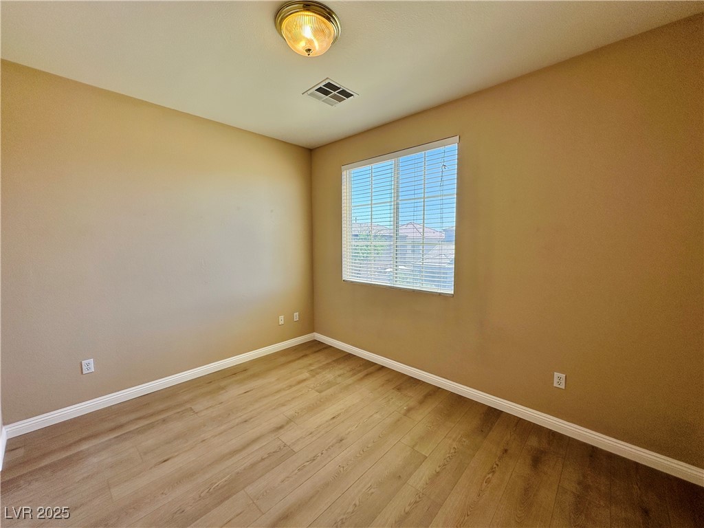 6196 Glimmering Light Avenue