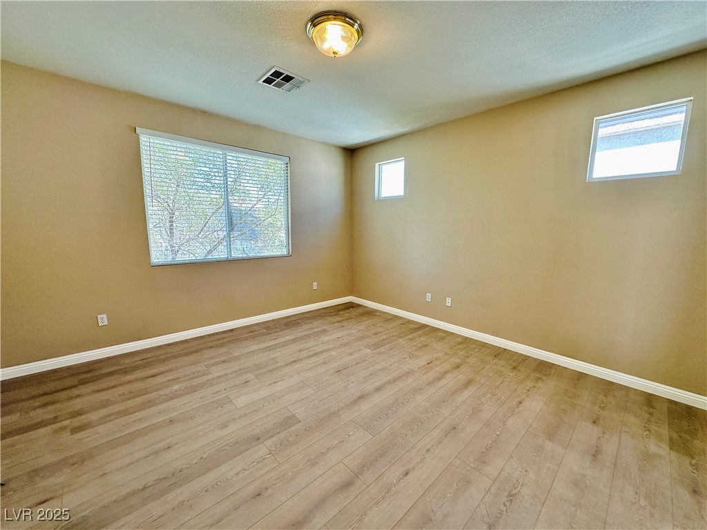 6196 Glimmering Light Avenue