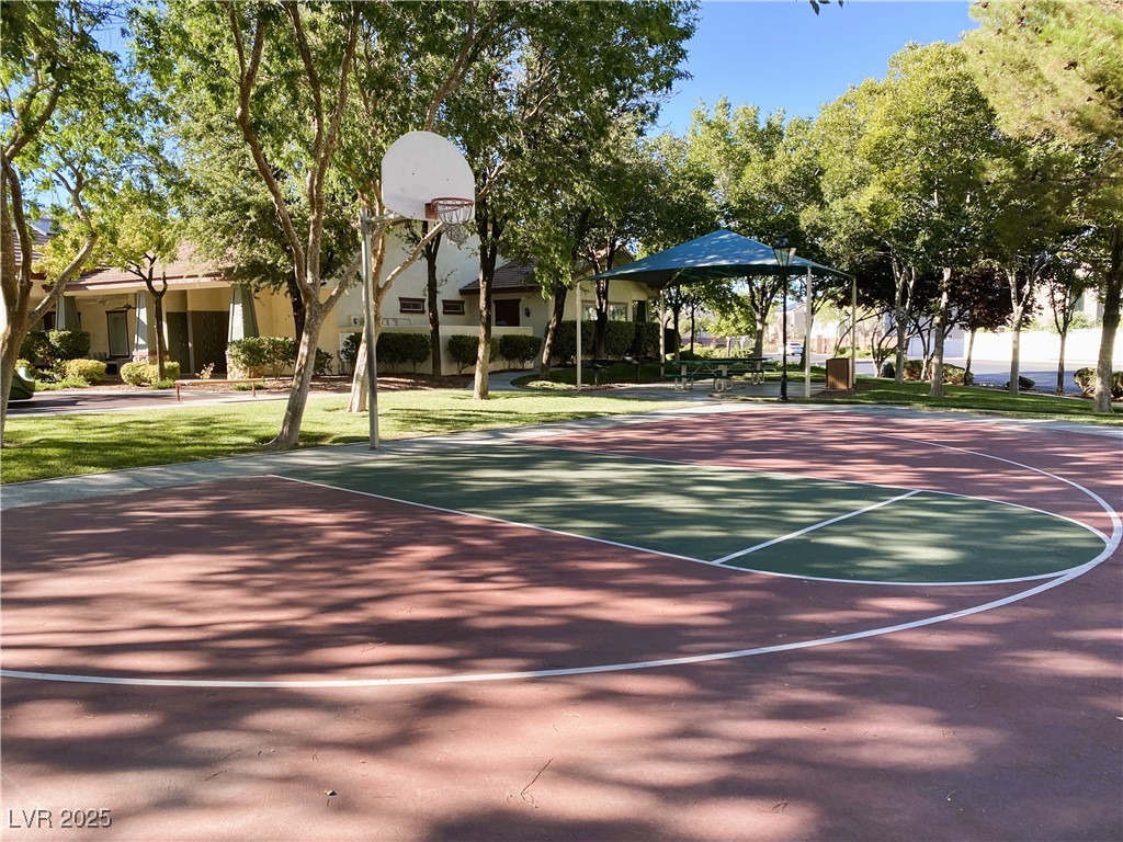 6196 Glimmering Light Avenue