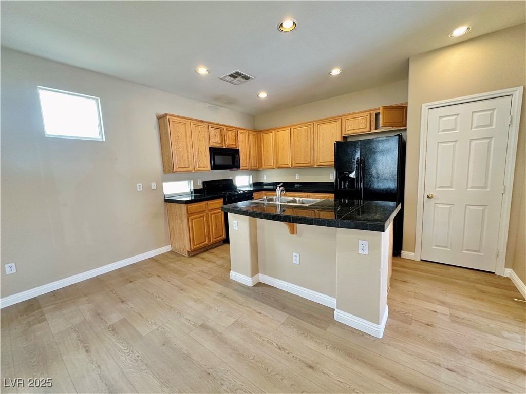 6196 Glimmering Light Avenue
