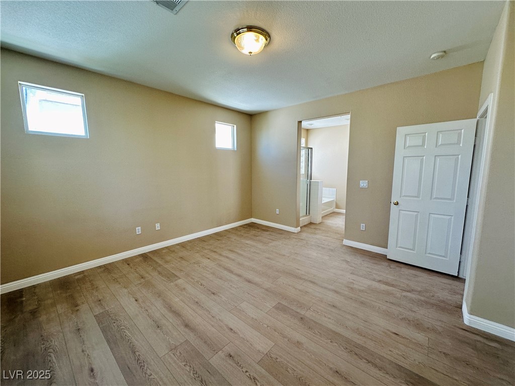 6196 Glimmering Light Avenue