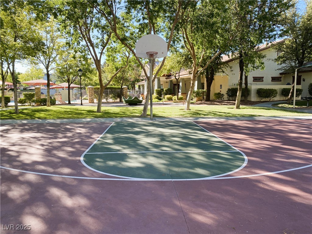 6196 Glimmering Light Avenue