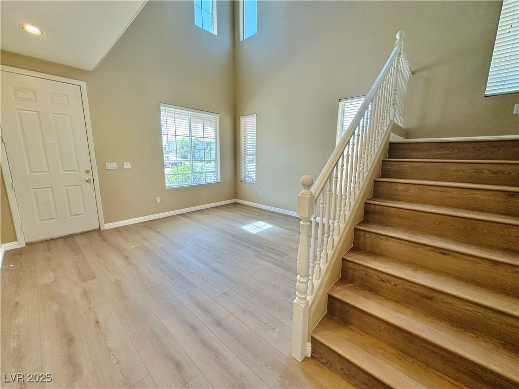 6196 Glimmering Light Avenue
