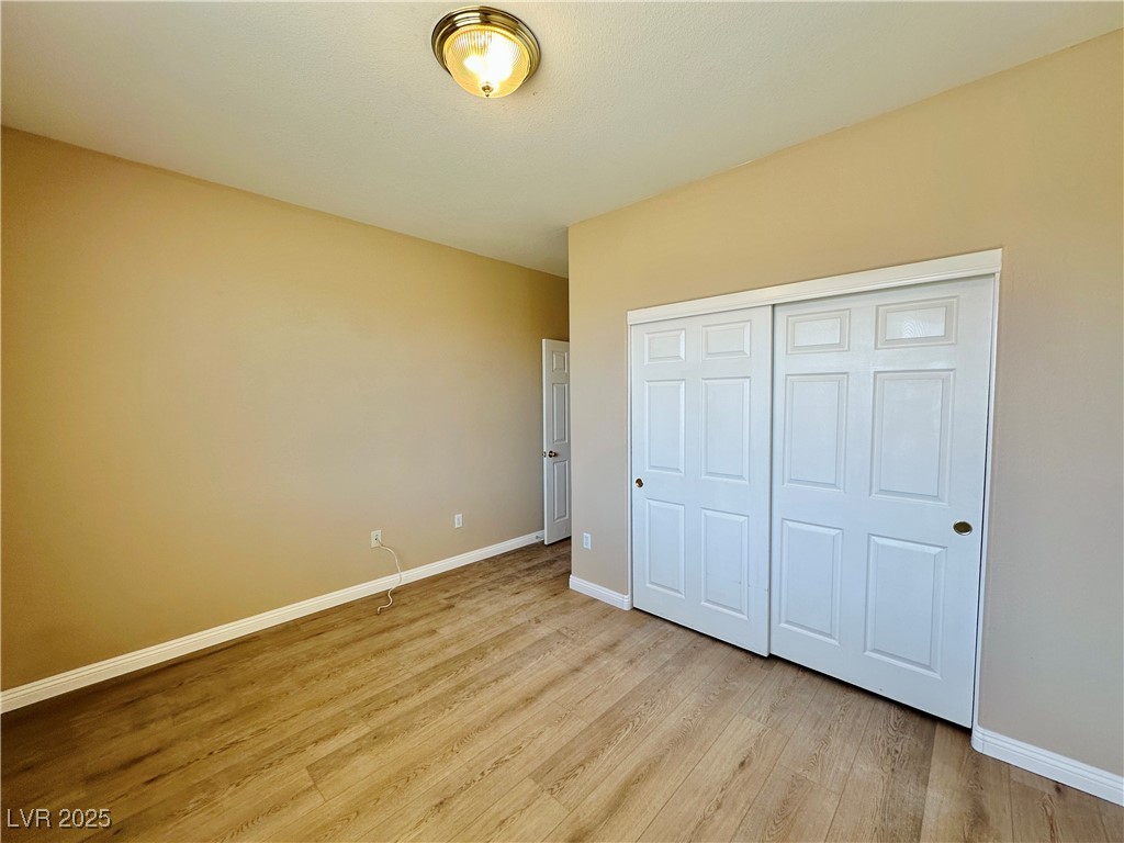 6196 Glimmering Light Avenue
