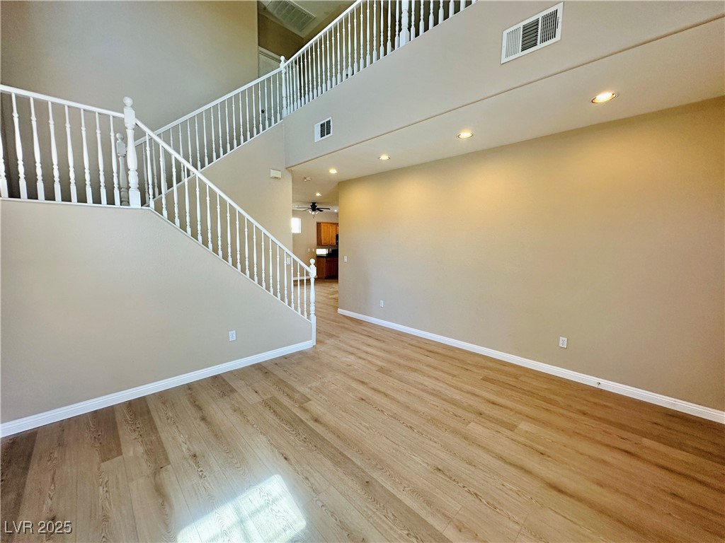 6196 Glimmering Light Avenue