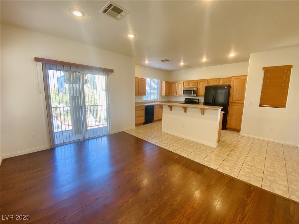 9365 ROPING COWBOY Avenue 0