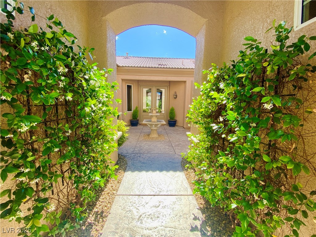 4565 Riva De Romanza Street