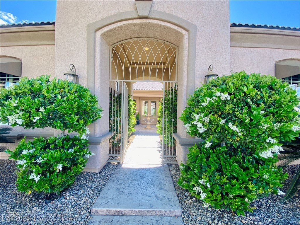 4565 Riva De Romanza Street