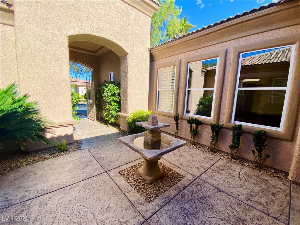 4565 Riva De Romanza Street
