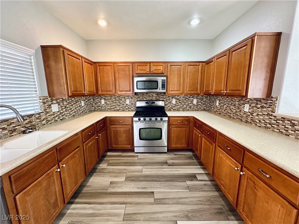 8923 Deep Ridge Court