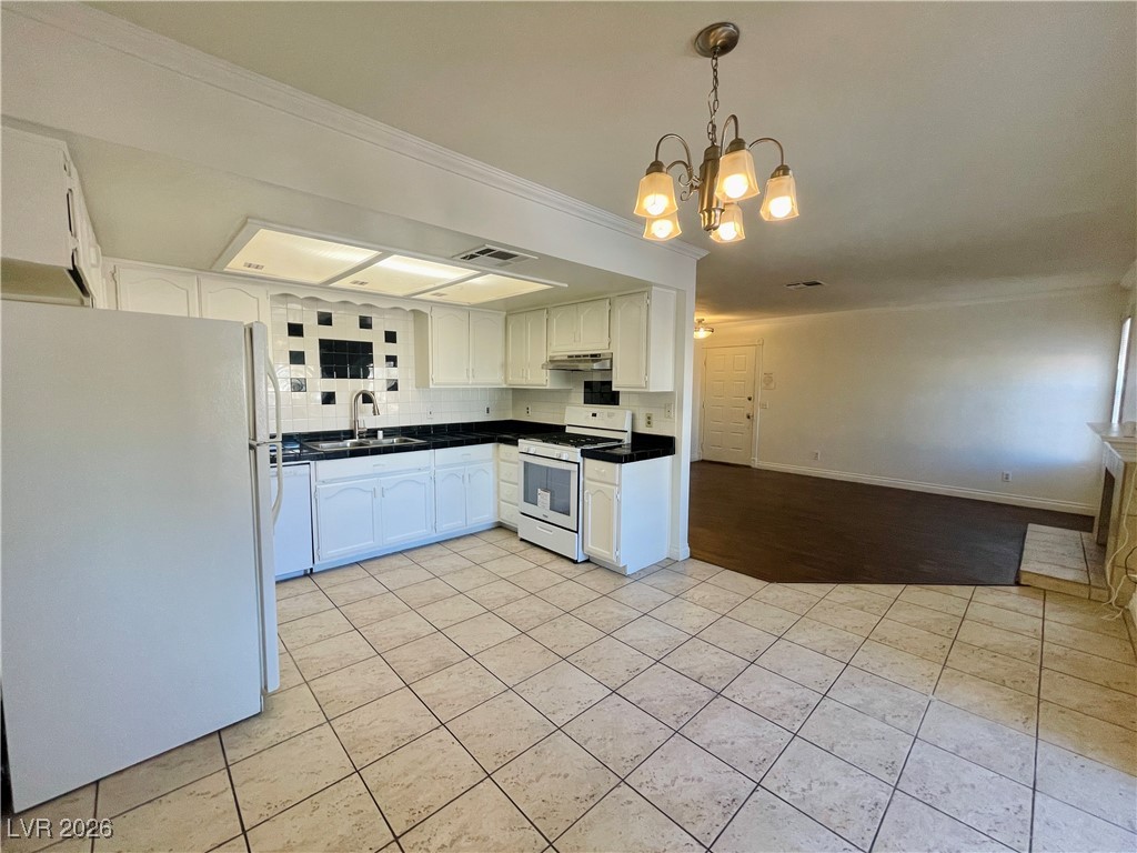 6611 West Tropicana Avenue 202