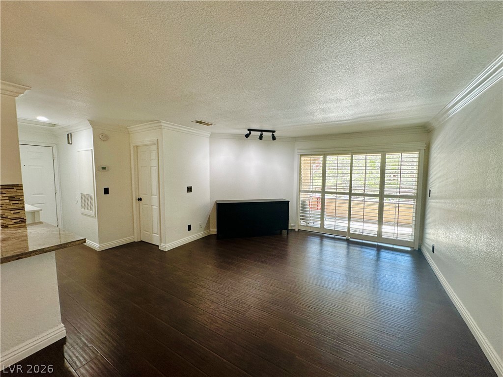 2200 South Fort Apache Road 2251