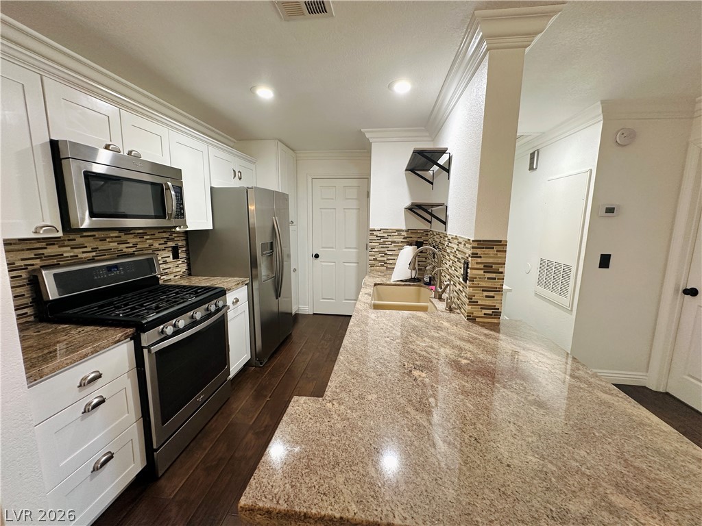 2200 South Fort Apache Road 2251