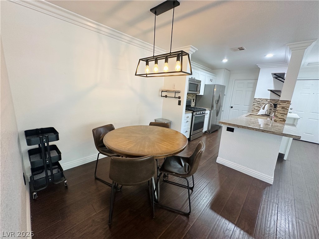2200 South Fort Apache Road 2251