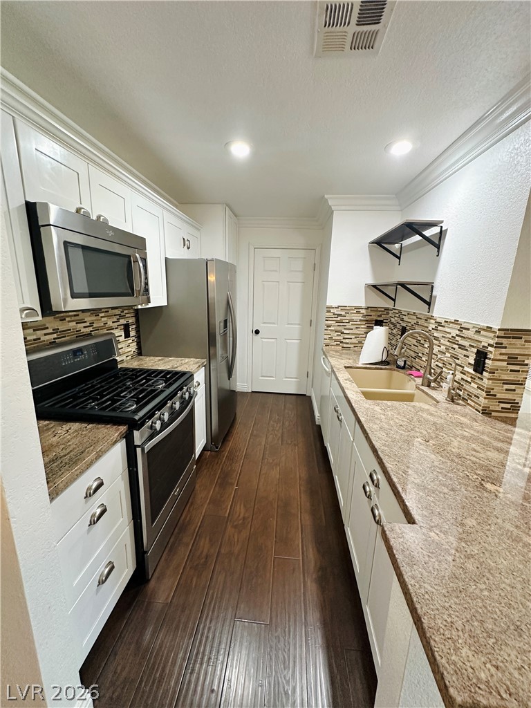 2200 South Fort Apache Road 2251