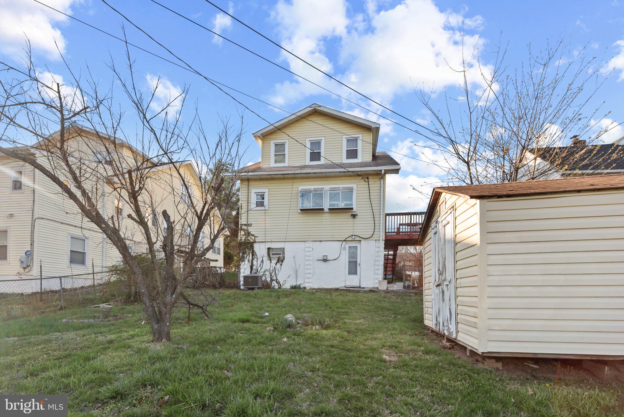3203 Glen Ave