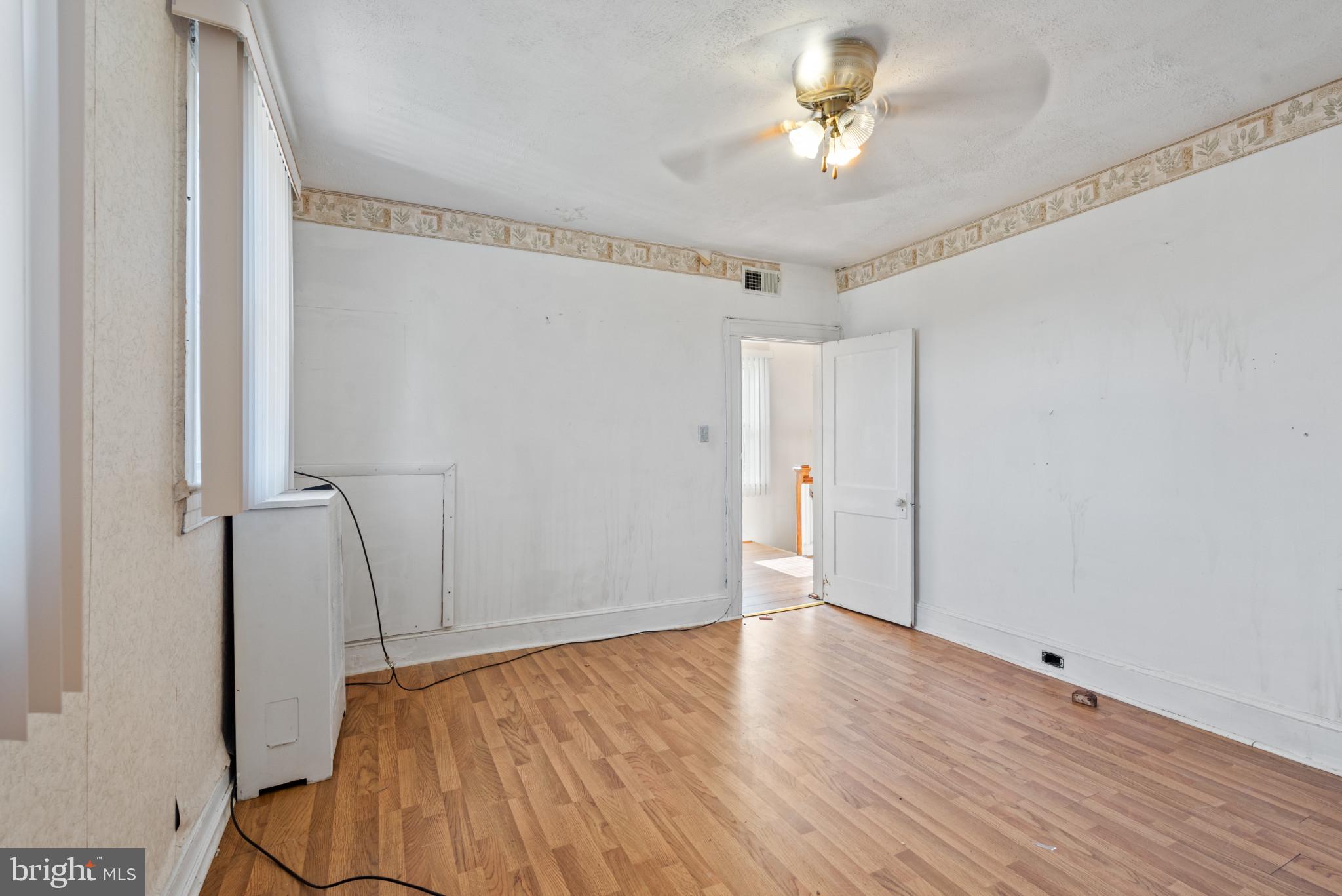 3203 Glen Ave