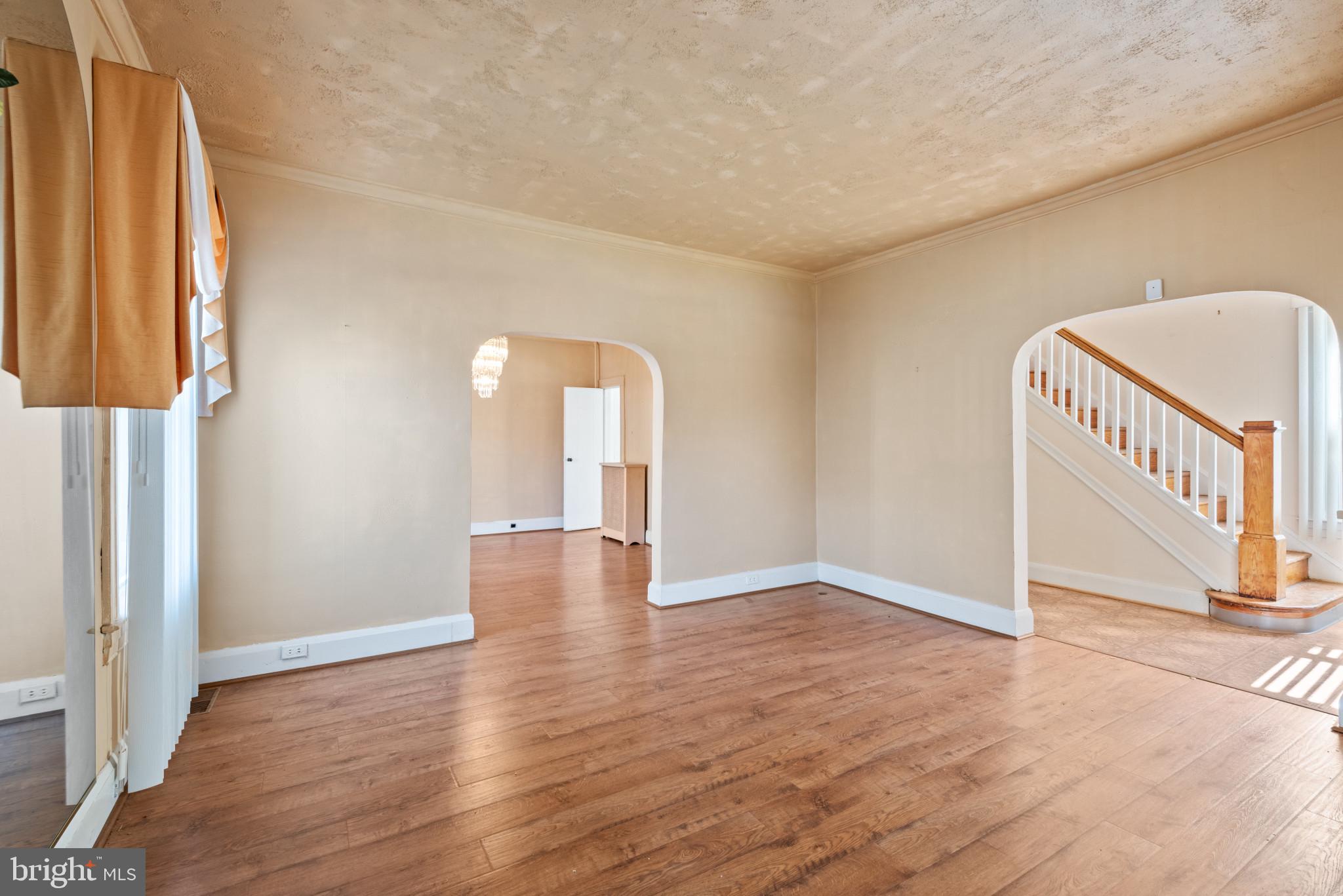 3203 Glen Ave