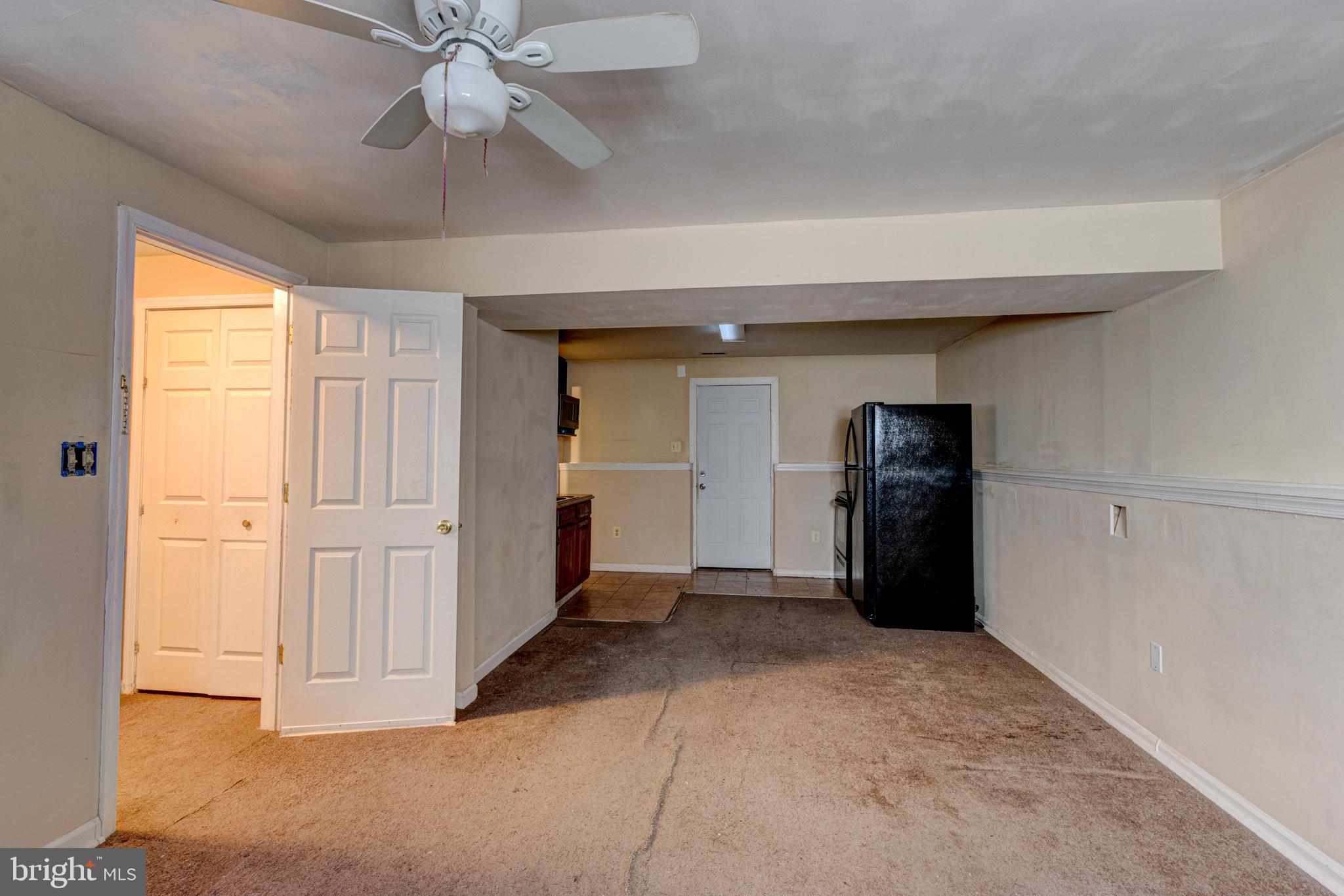 24 Rocky Ln
