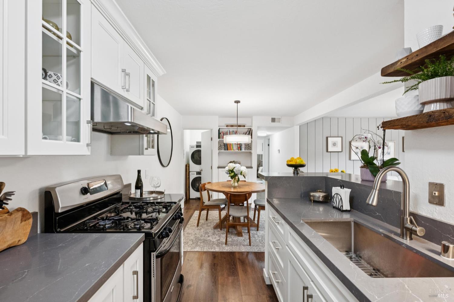 310 Larkspur Plaza Dr
