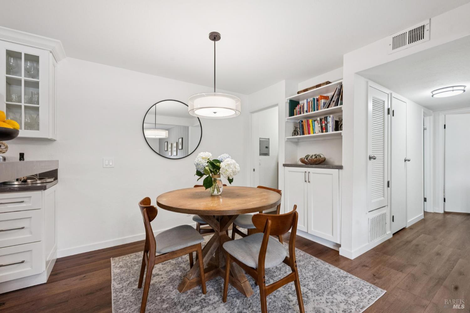310 Larkspur Plaza Dr