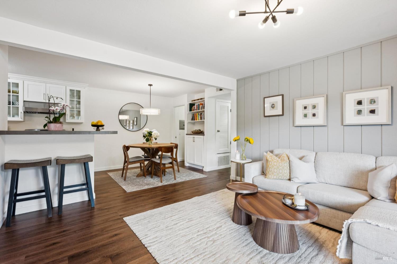 310 Larkspur Plaza Dr