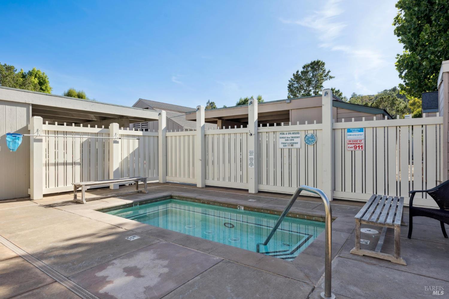 310 Larkspur Plaza Dr