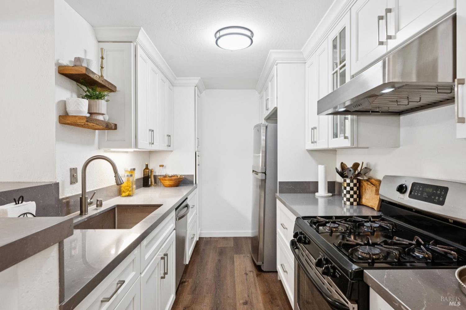 310 Larkspur Plaza Dr