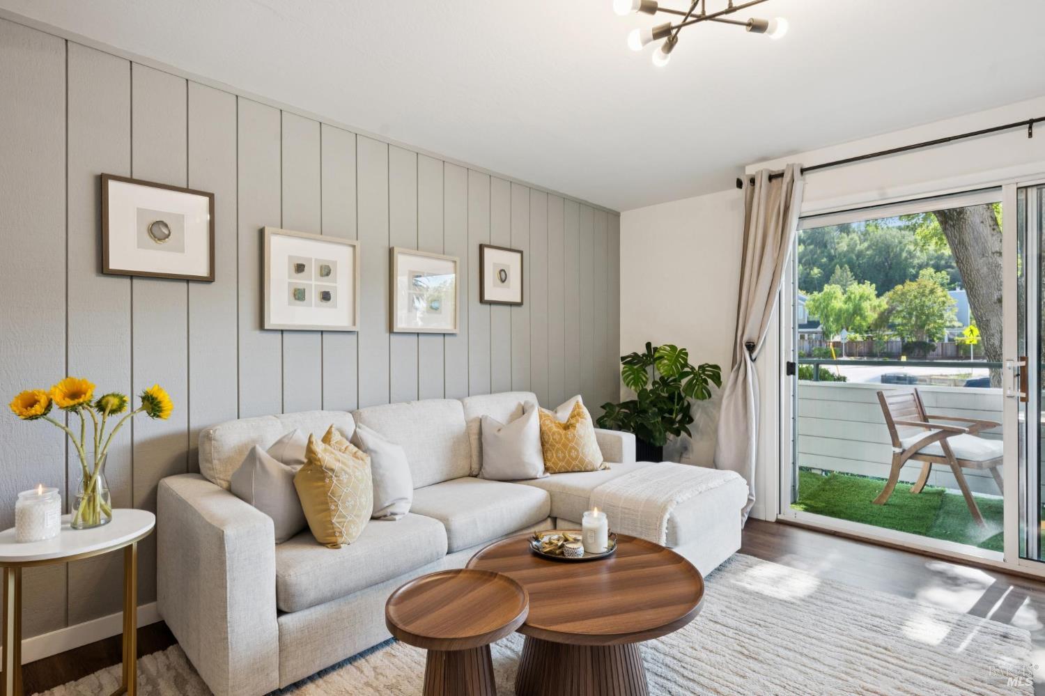 310 Larkspur Plaza Dr