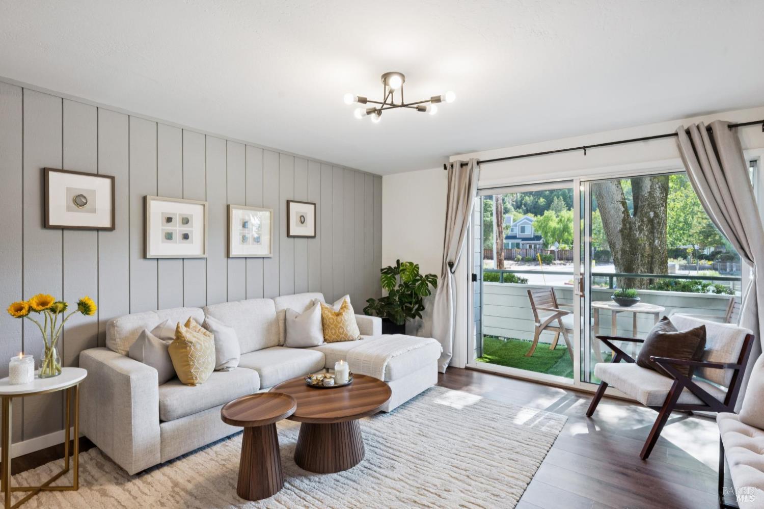 310 Larkspur Plaza Dr