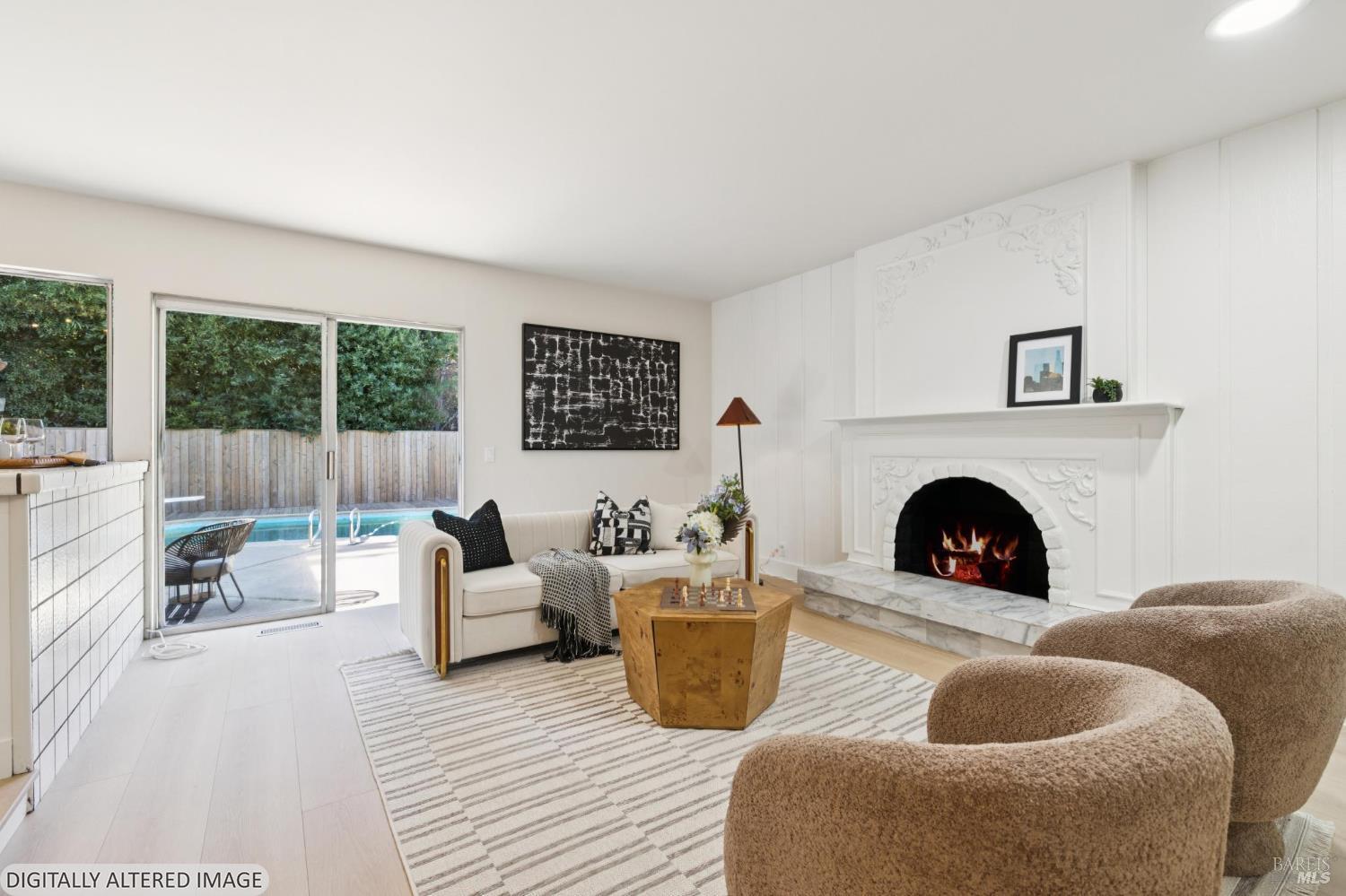 8 W Castlewood Drive