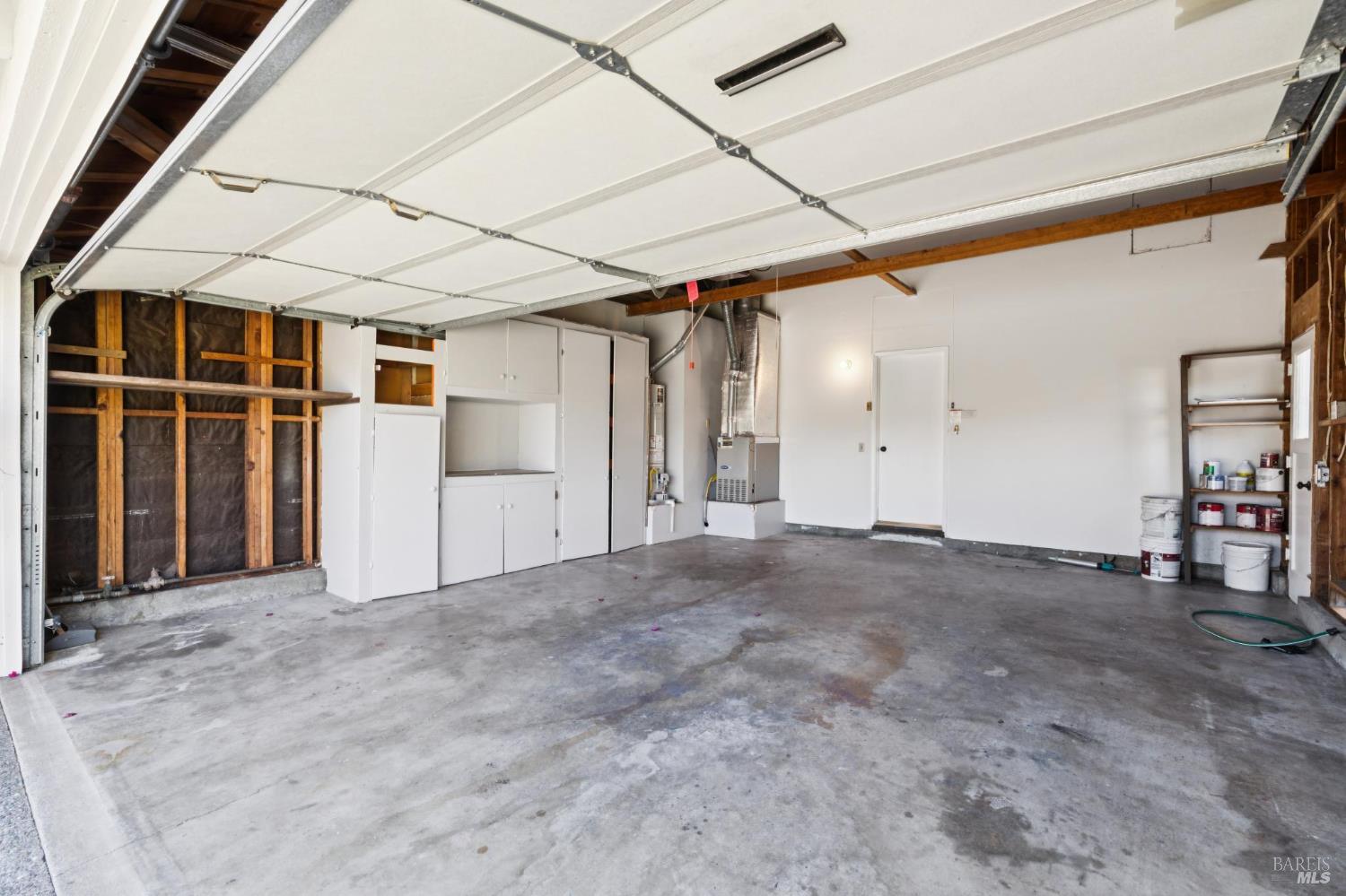 8 W Castlewood Drive