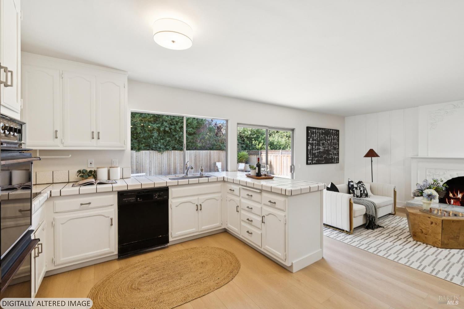 8 W Castlewood Drive