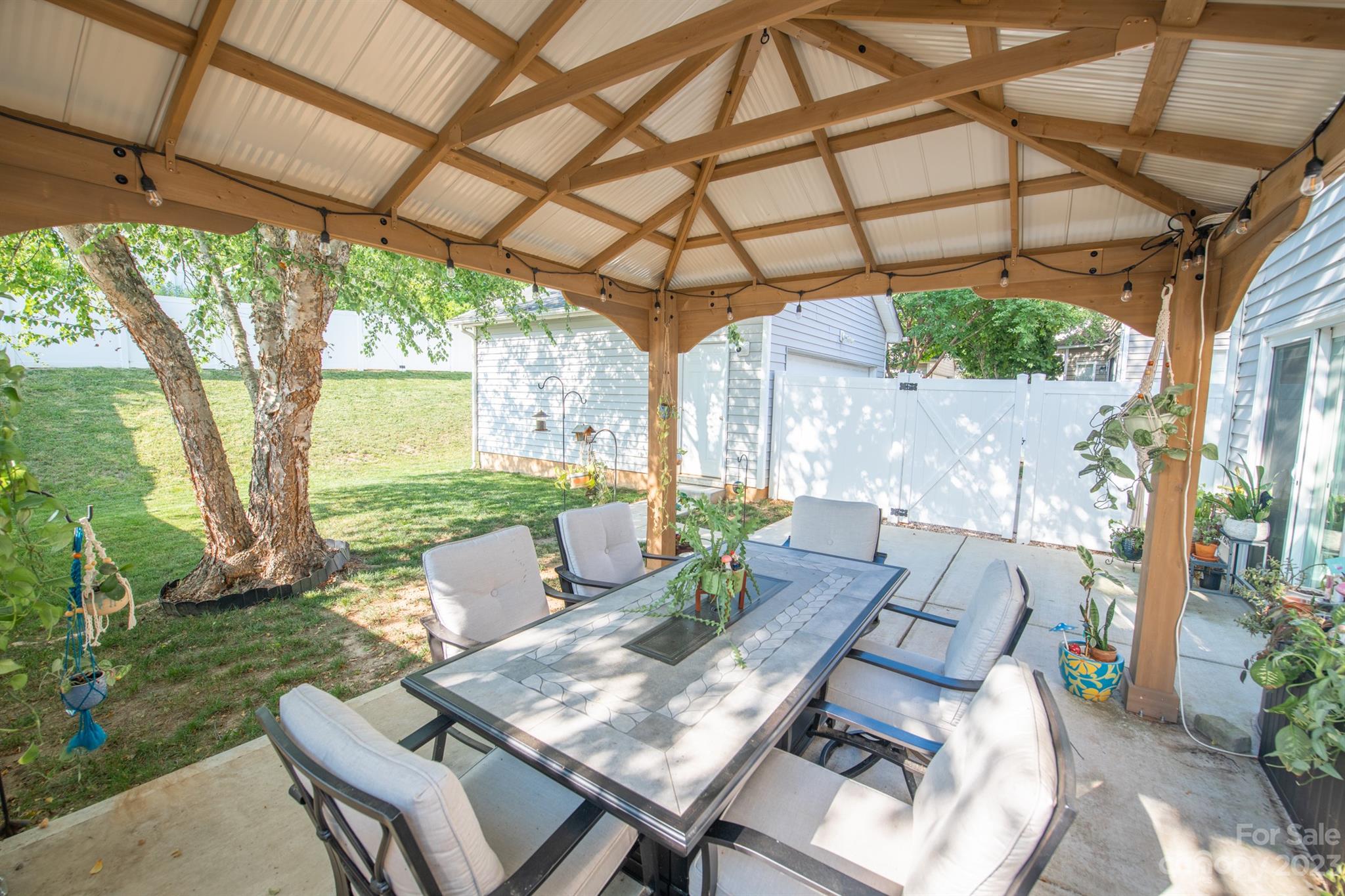 10731 Meadow Crossing Lane