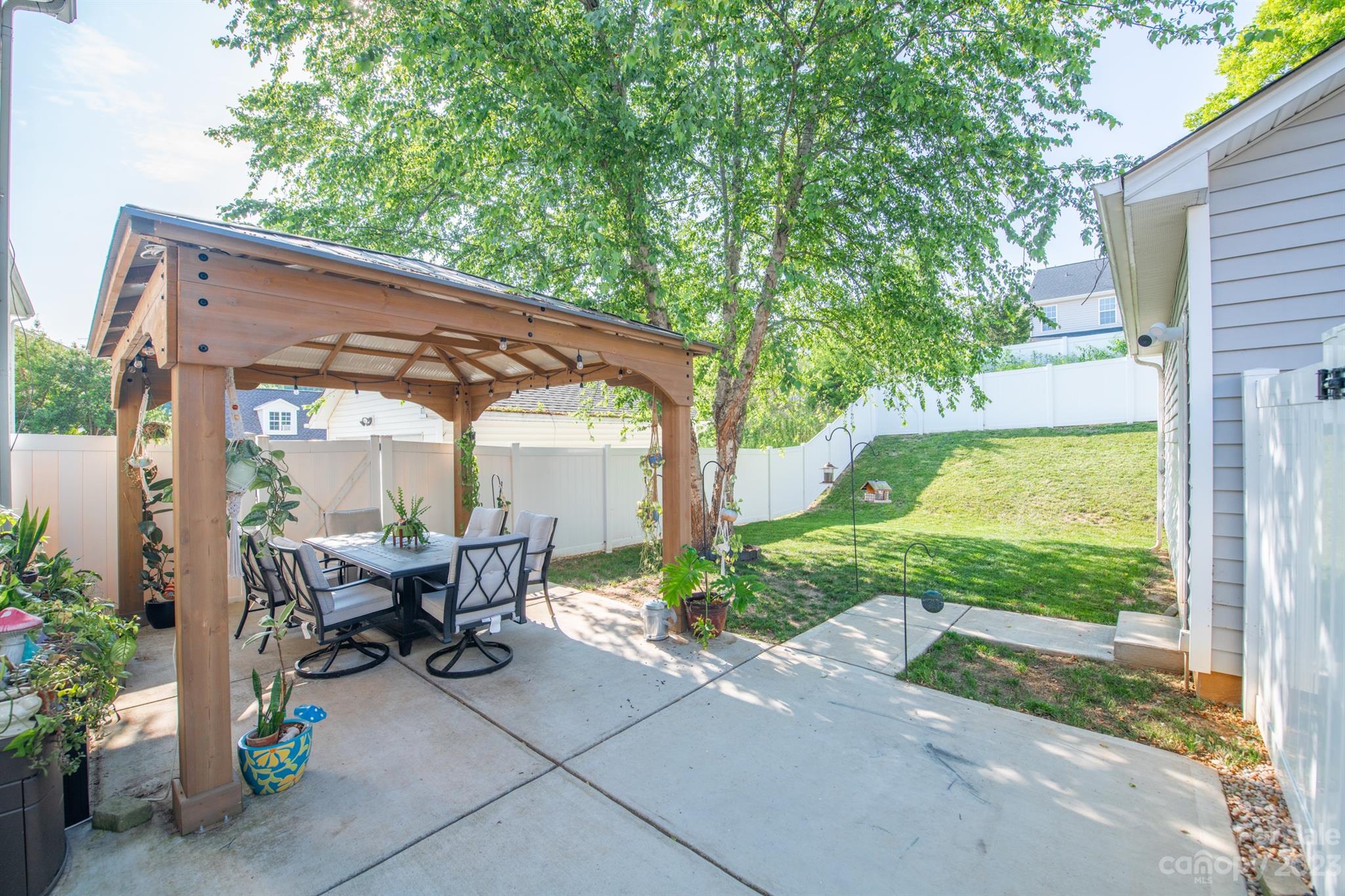 10731 Meadow Crossing Lane