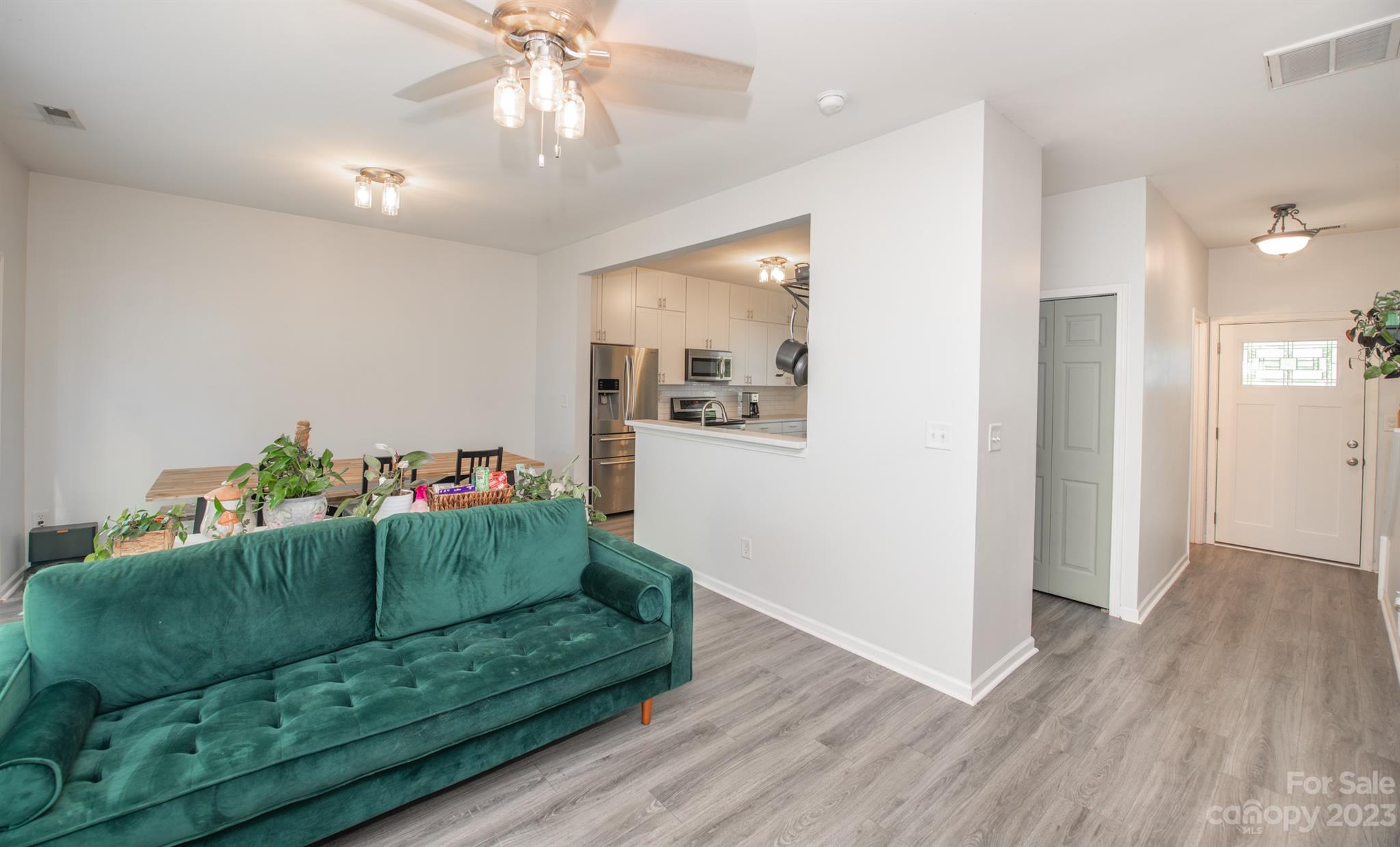 10731 Meadow Crossing Lane