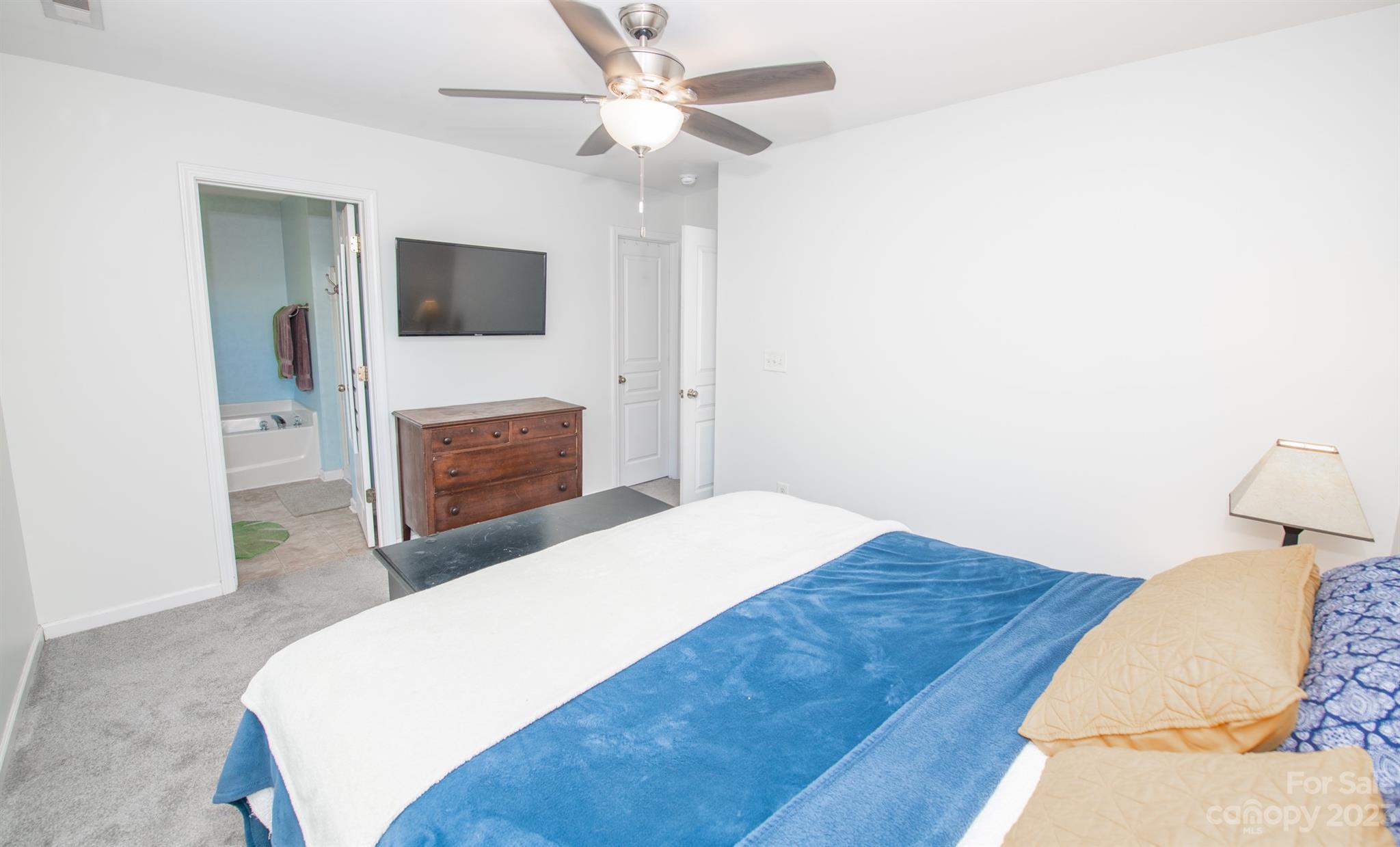 10731 Meadow Crossing Lane