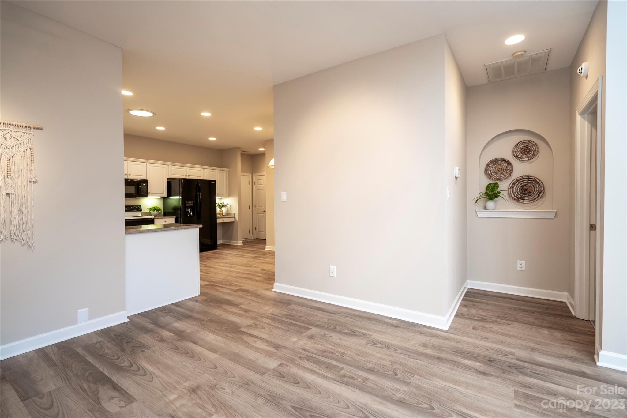 8467 Highland Glen Drive