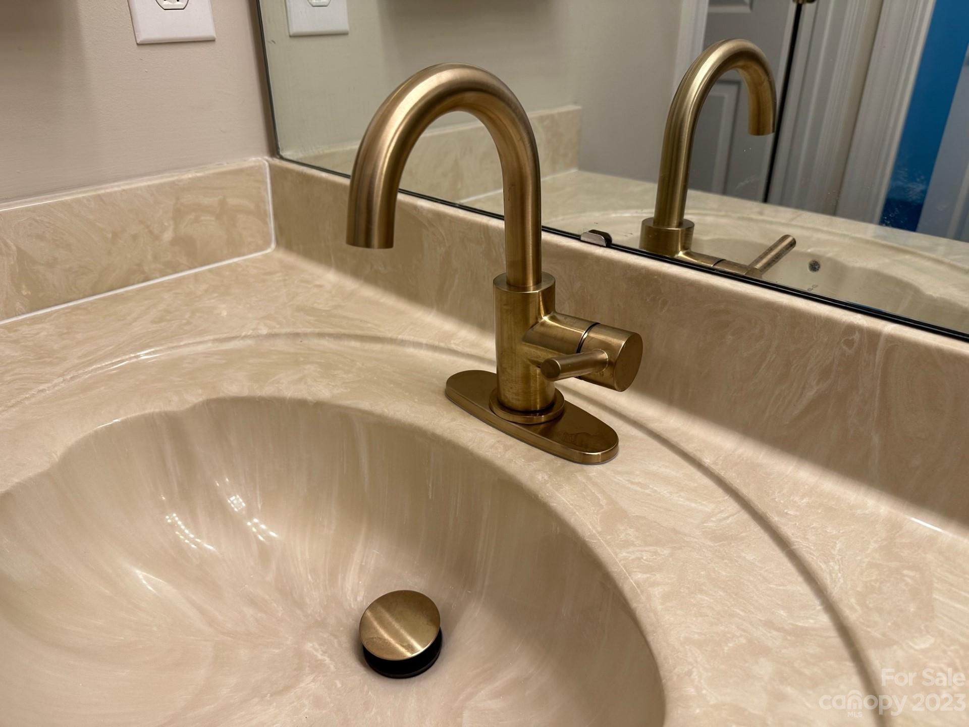 8467 Highland Glen Drive