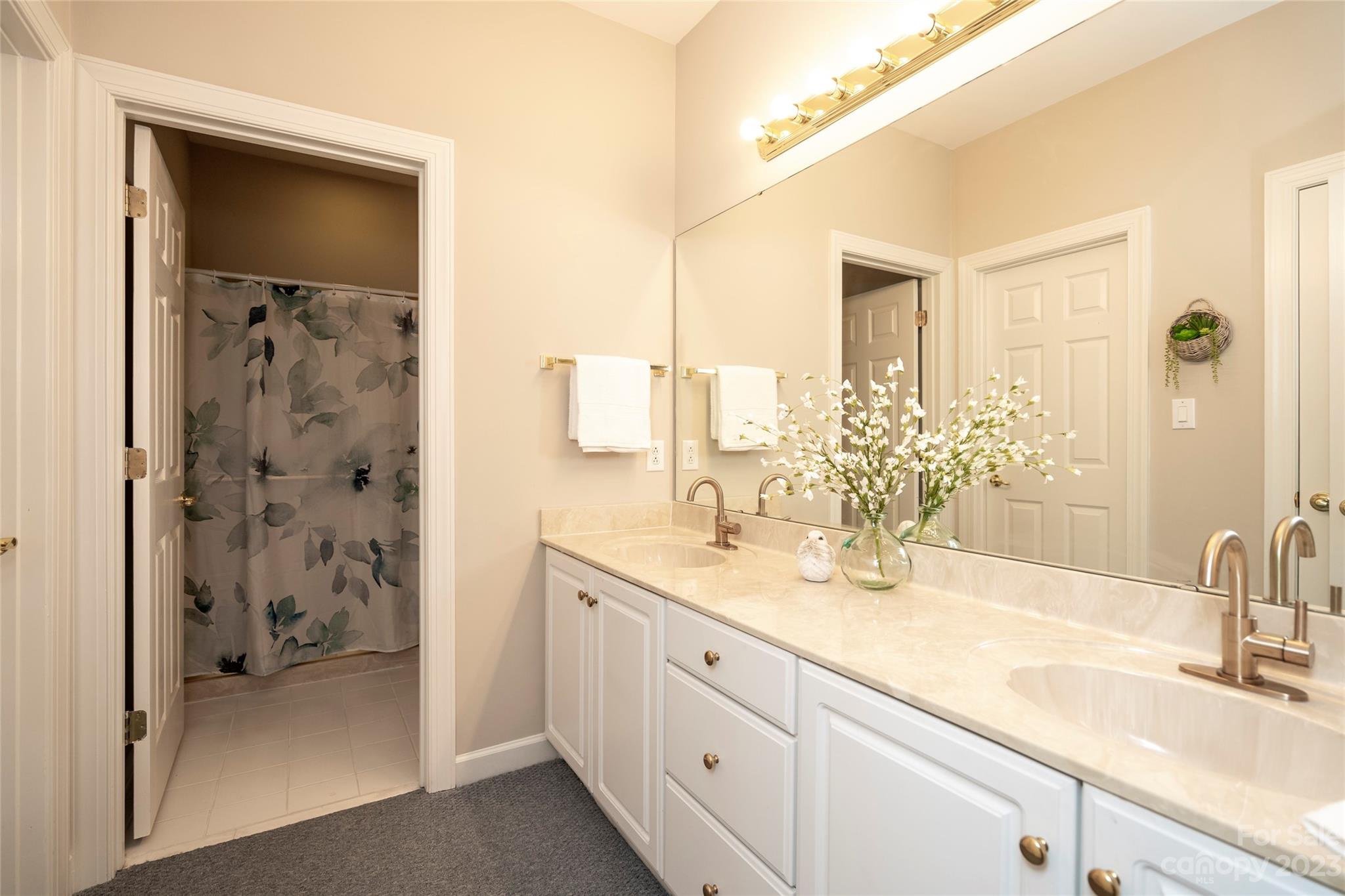 8467 Highland Glen Drive