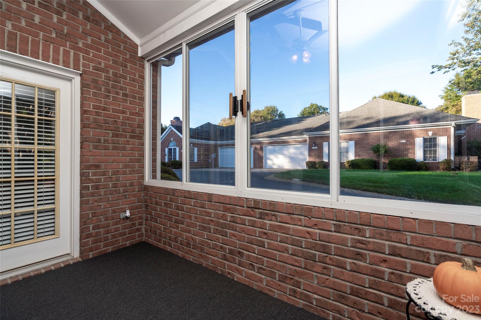 8467 Highland Glen Drive