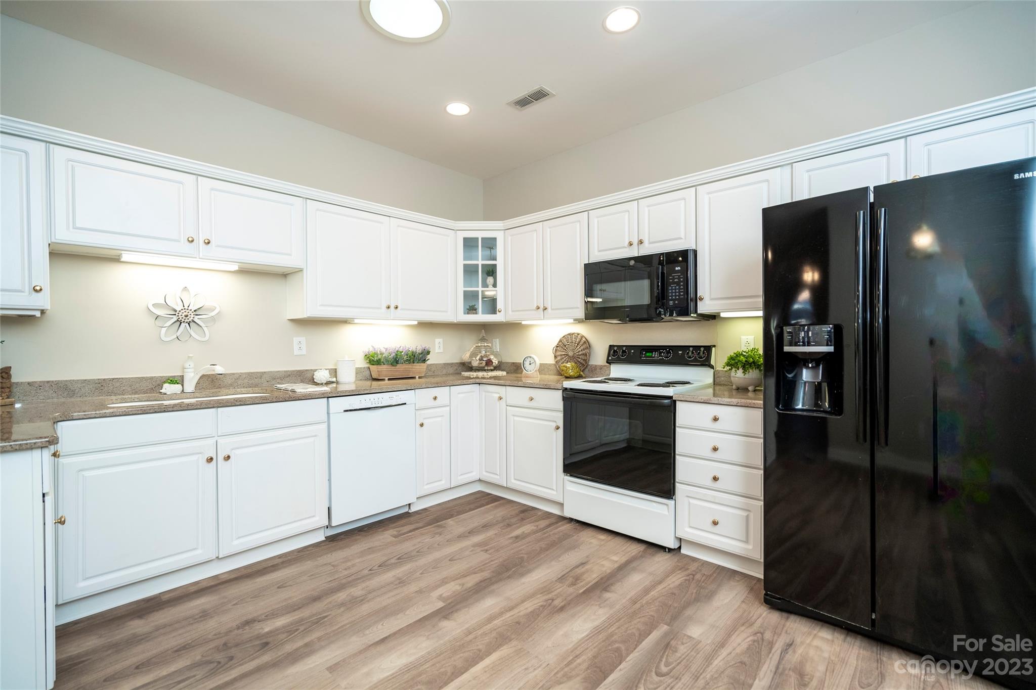 8467 Highland Glen Drive