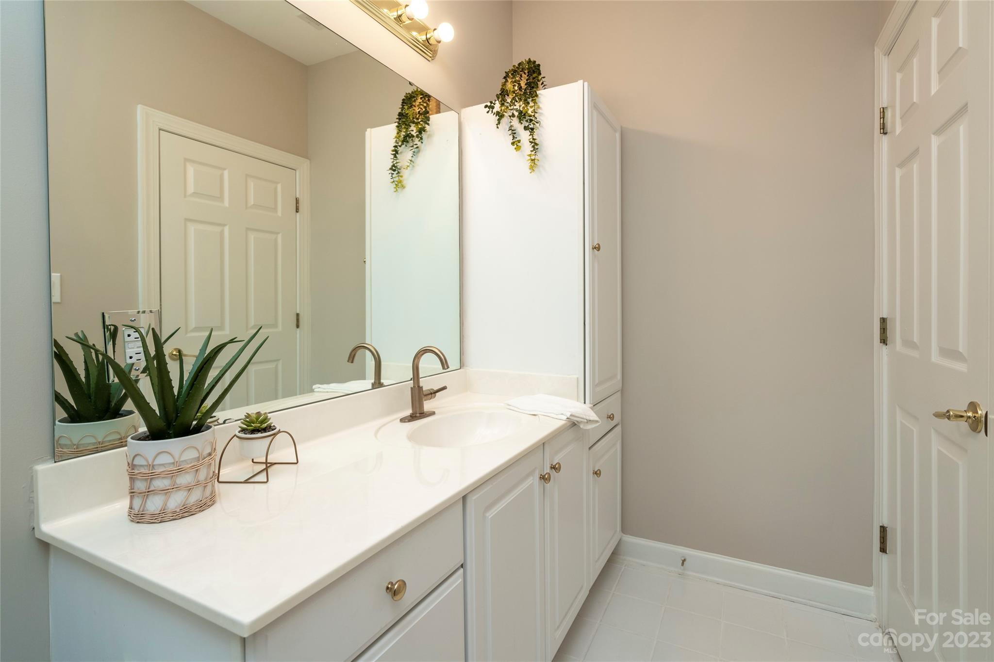 8467 Highland Glen Drive