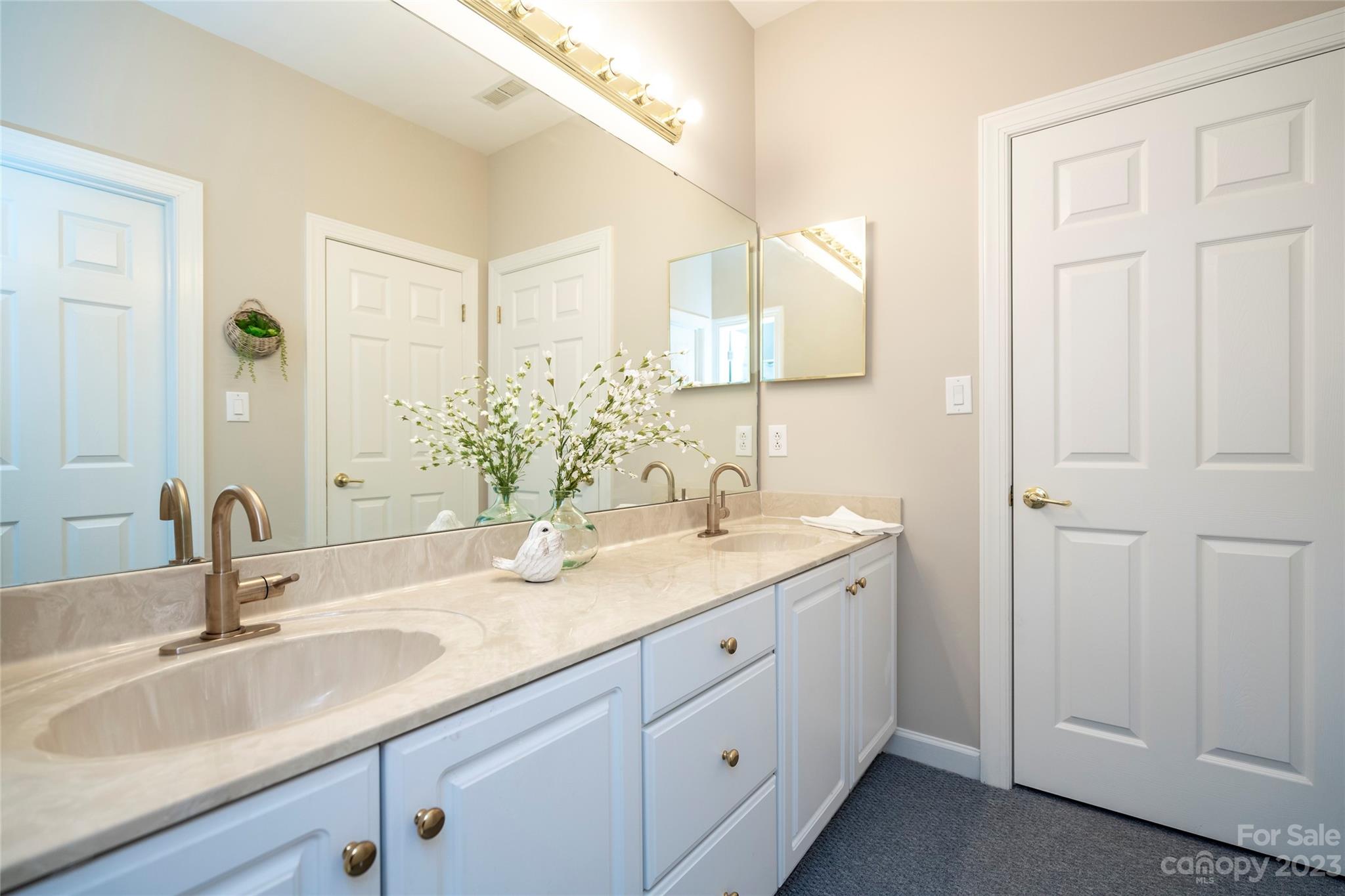 8467 Highland Glen Drive