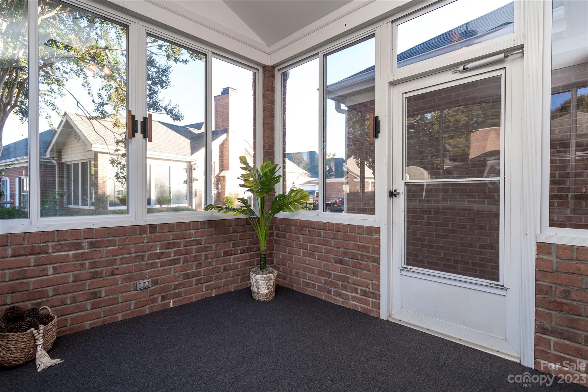 8467 Highland Glen Drive