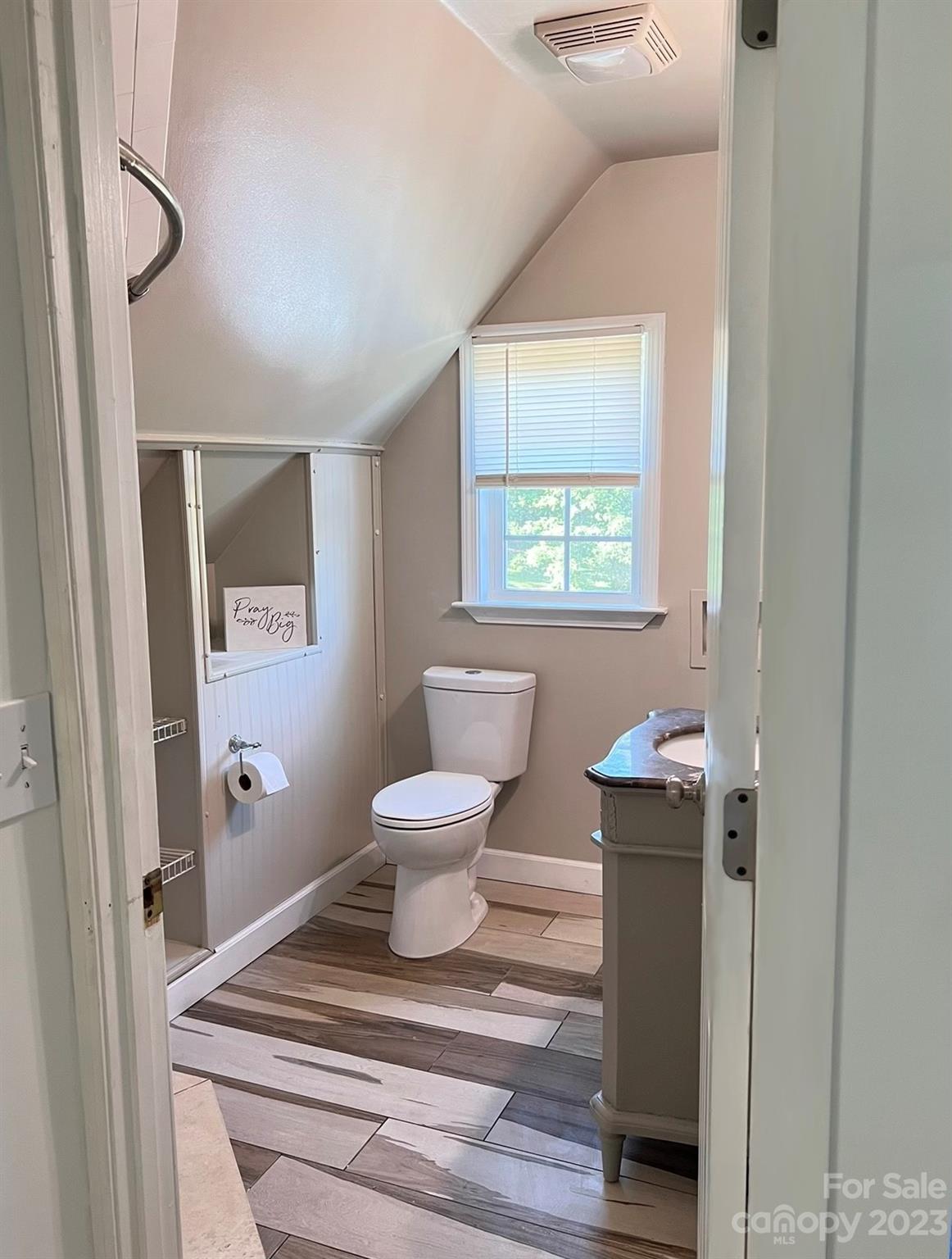 215 Sparta Drive Unit: 28